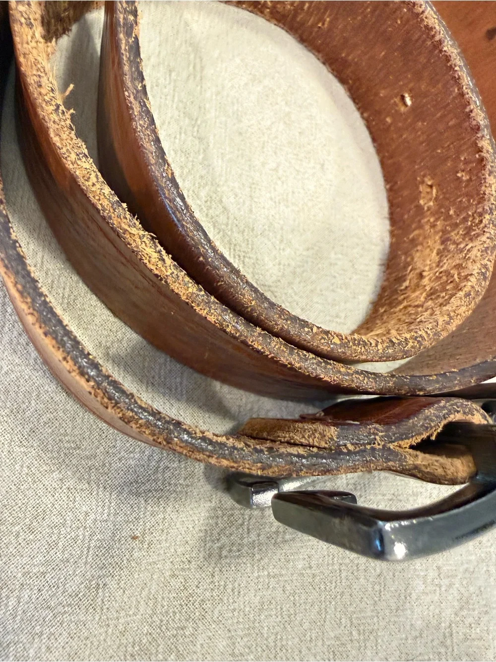 Guess western brown/tan leather belt silver tone buckle 36”